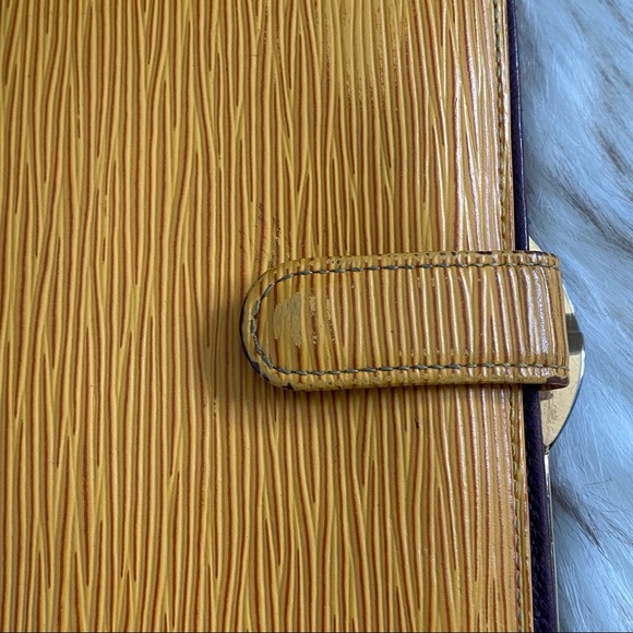 LV Louis Vuitton Epi Wallet - Picture 9 of 11